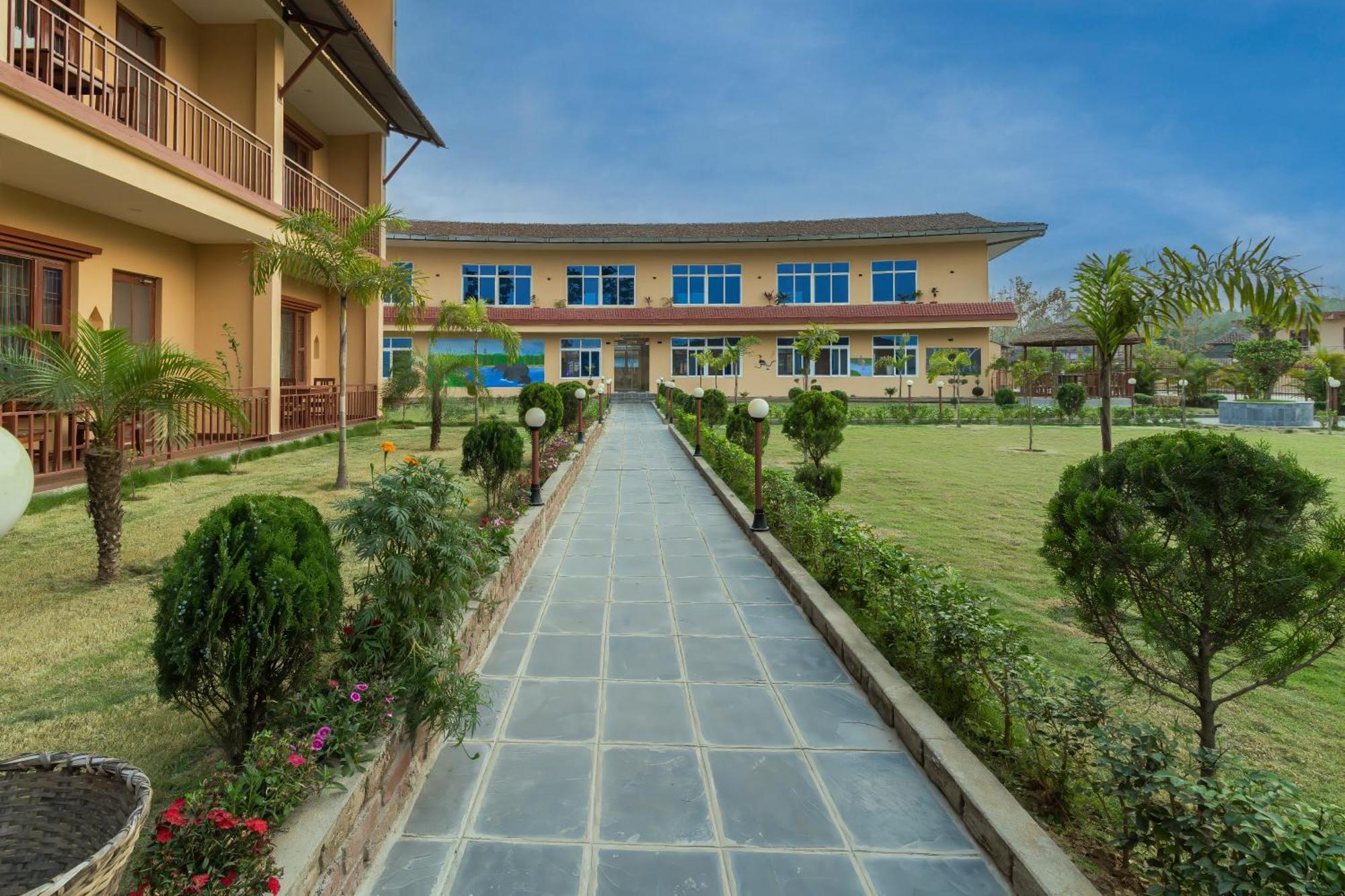 Sisai Park Village Chitwan Exteriér fotografie